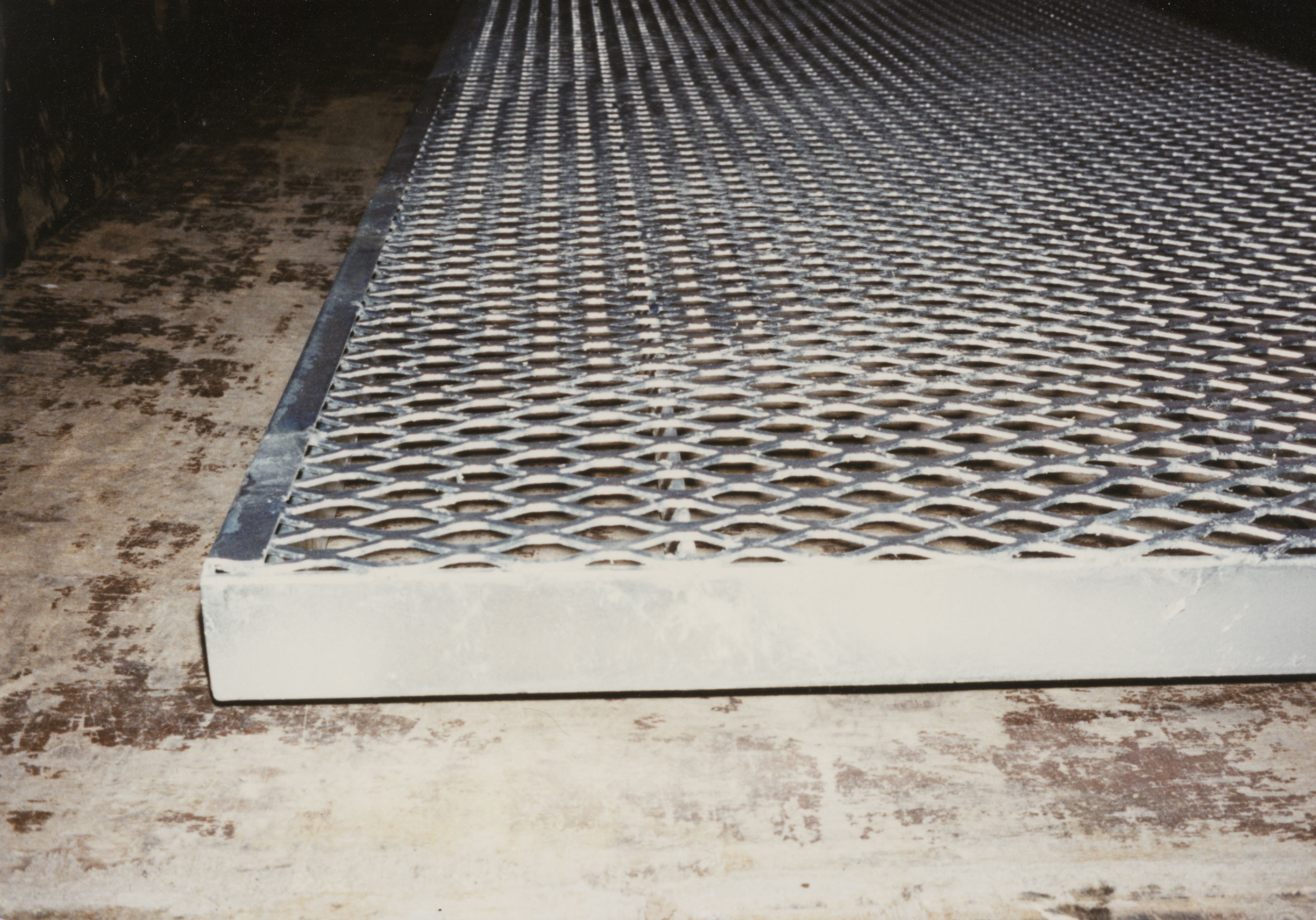 Strekkmetall på ramme.