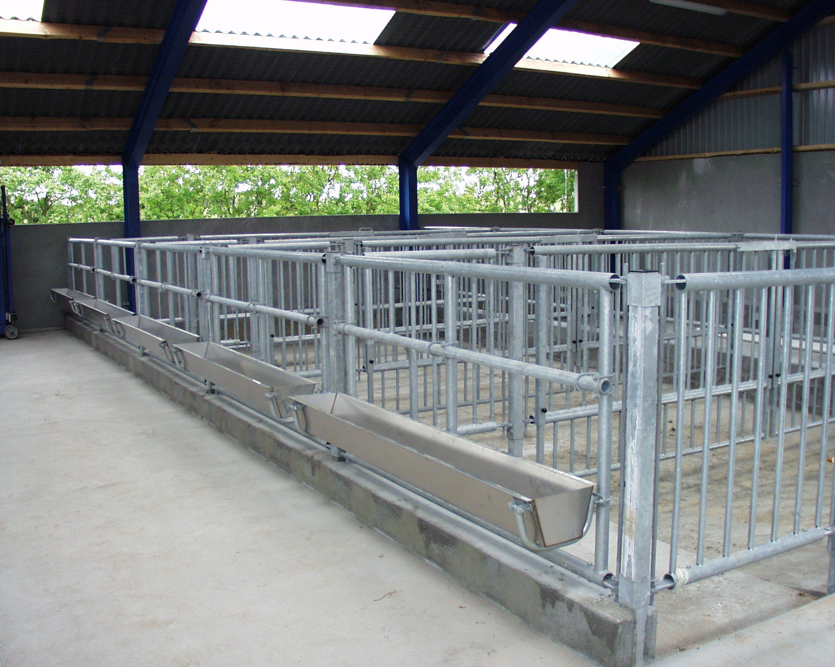 Kombifront med vippbar krybbe