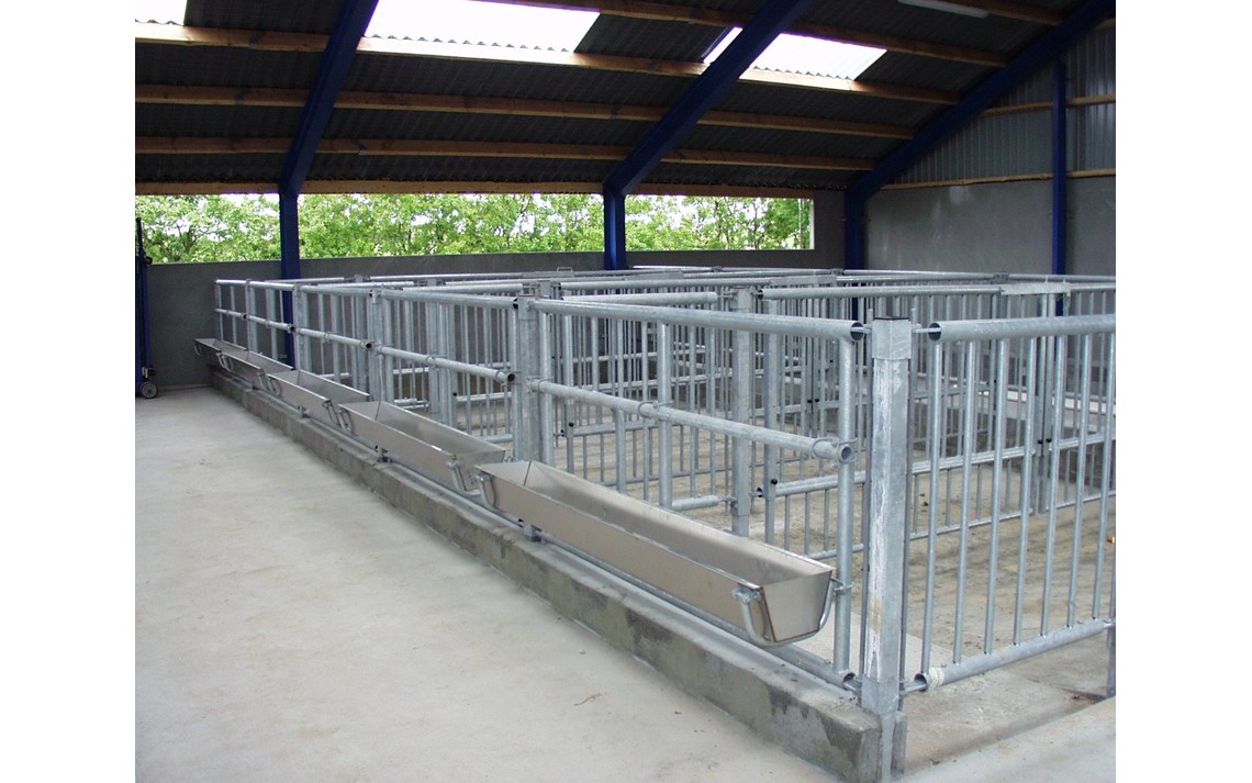 Kombifront med vippbar krybbe