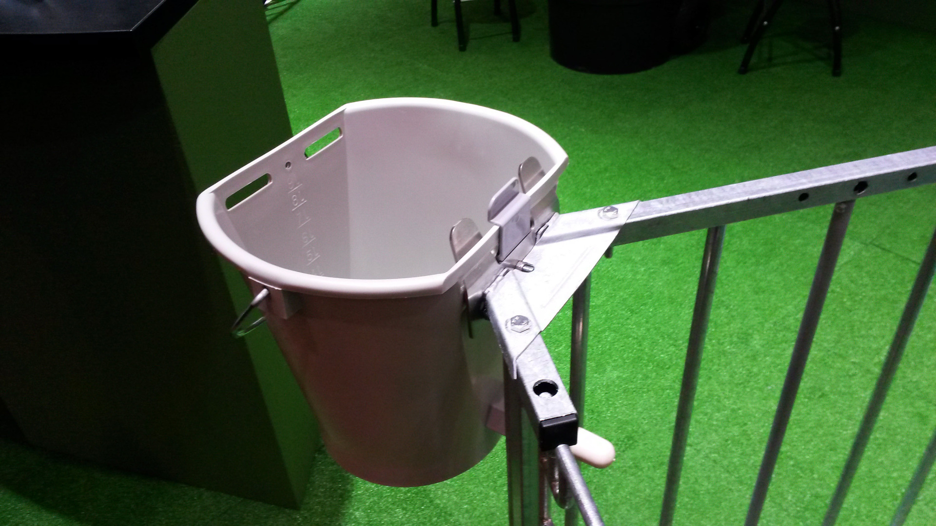 Smokkbøtte på hjørne