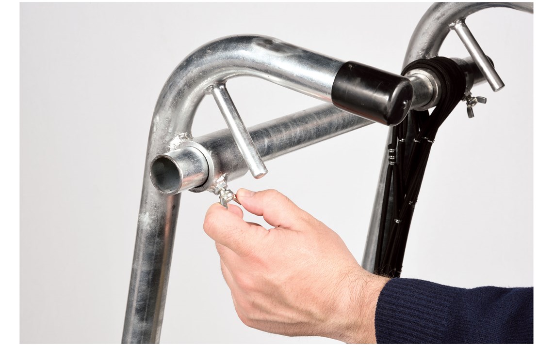 Justering av bredden på behandlingsstolen er enkelt.