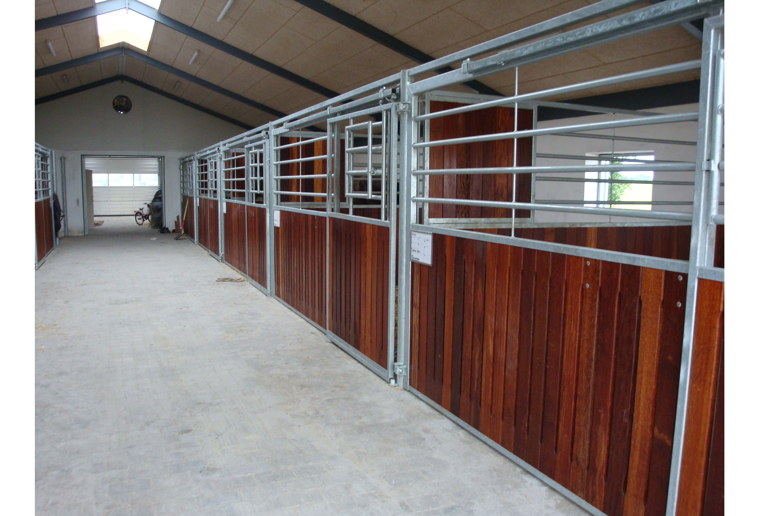 Classic hestebokser har gitter i porten som kan åpnes.